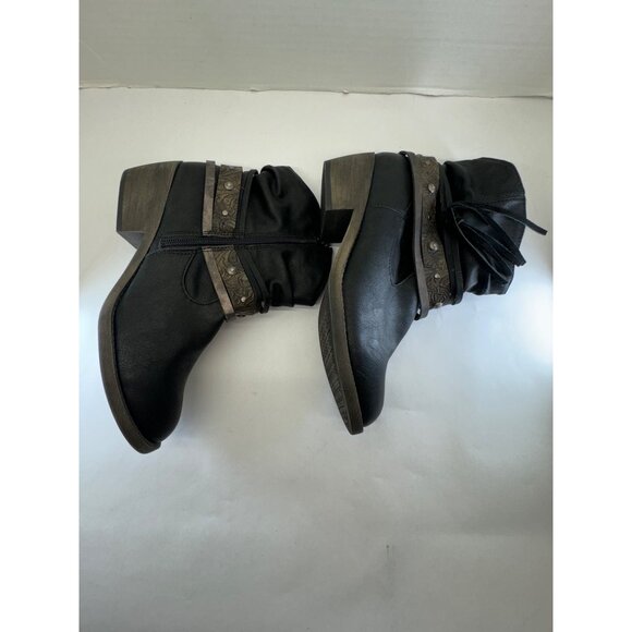 Maurices Womens 9M Black Ankle Boots With Decorative Straps & Zipper Closure - Picture 4 of 16
